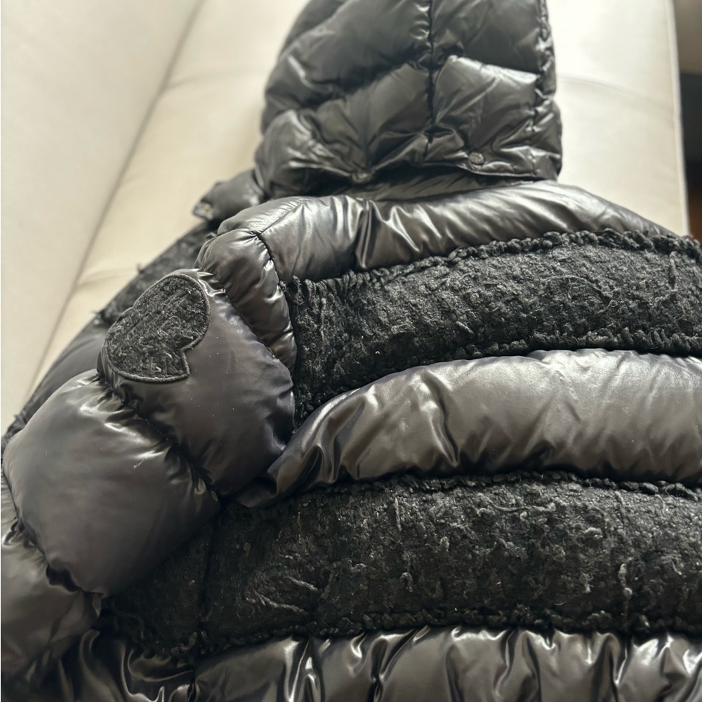 Moncler Kids Black Glossy & Textured Puffer Jacket - Picture 8 of 8